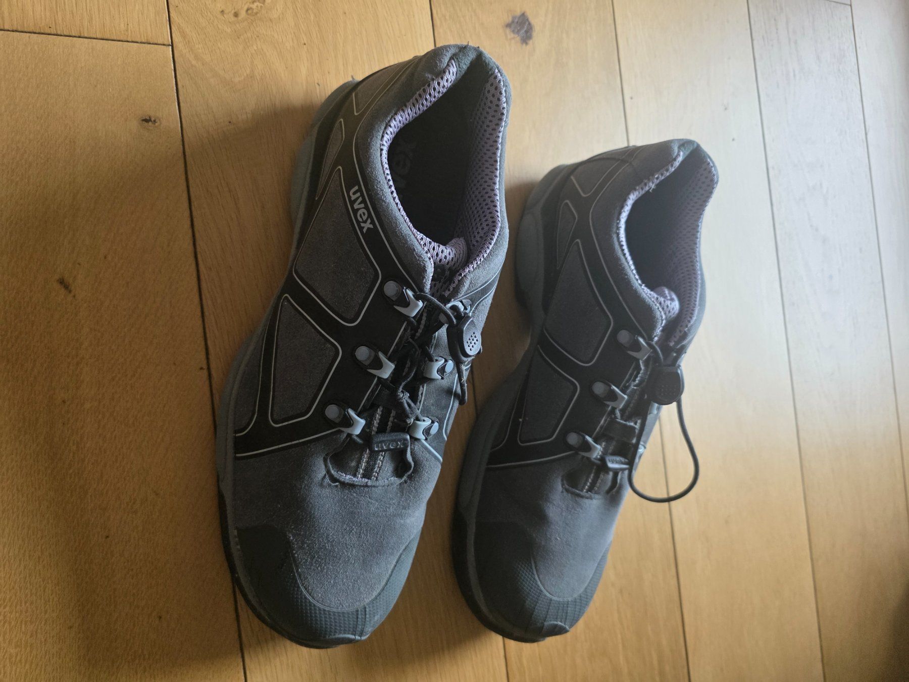 Scarpe da uomo: UVEX Sicherheitsschuhe S2 GR 44 – Usato da Unterentfelden venduto da Anthony89 1