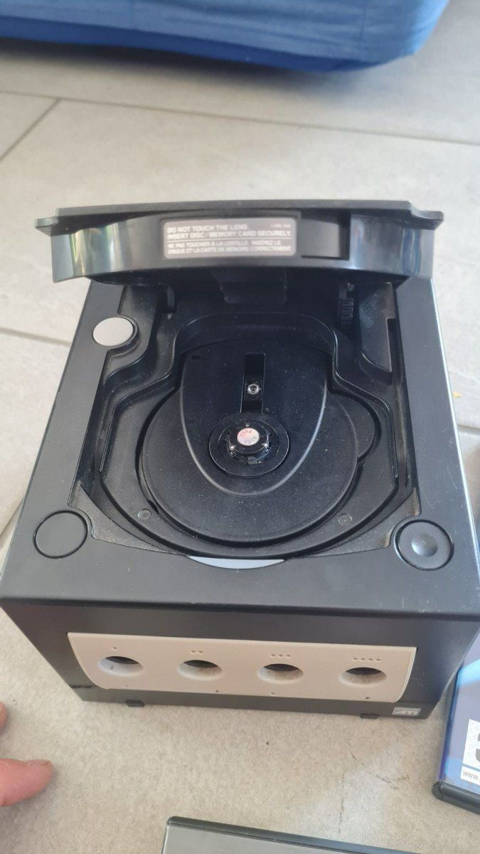 Nintendo Giochi: Nintendo Gamecube / 4 Spiele / Schwarz / JG 2001 – Difettoso da Safenwil venduto da Husqi2000 9