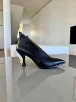 Brand new, Italian Genuine Leather Black Pumps, Size 37