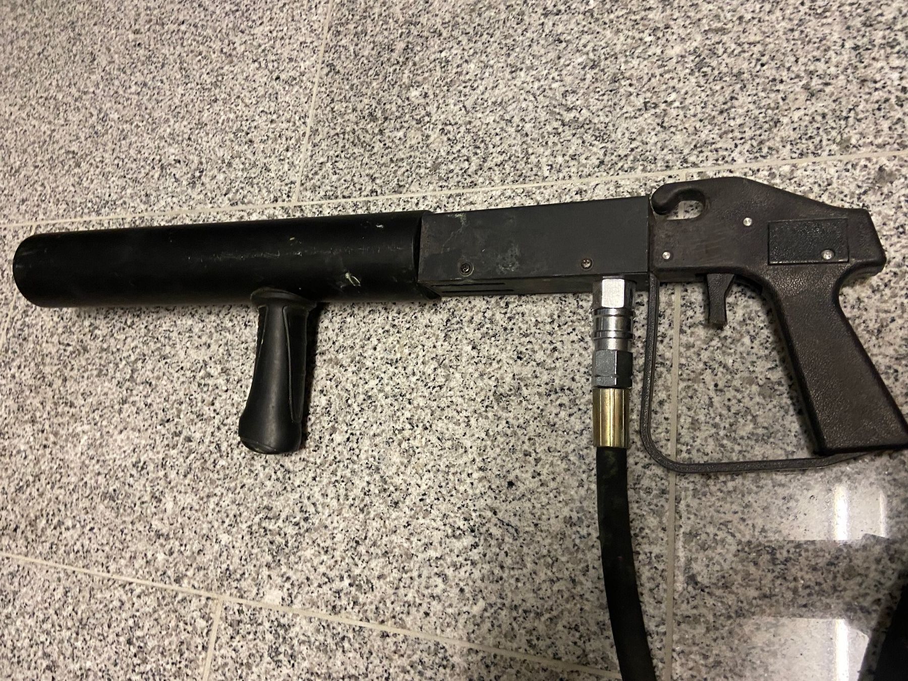 Tubi & Tubi flessibili: CO2 Gun mit Co2 Hochdruckschlauch – Usato da Erlenbach ZH venduto da ultraSale