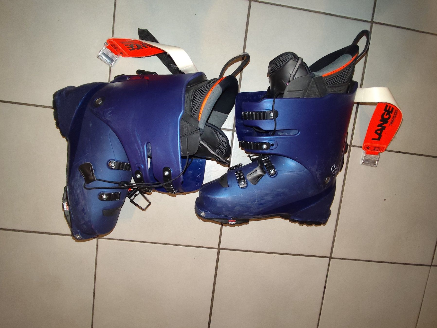 Lange Herrenschuhe: Chaussures ski Lange 28.5 flex 140!!! – Gebraucht aus saviese von mario137 2