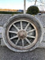 Sehr altes Holzspeichenrad