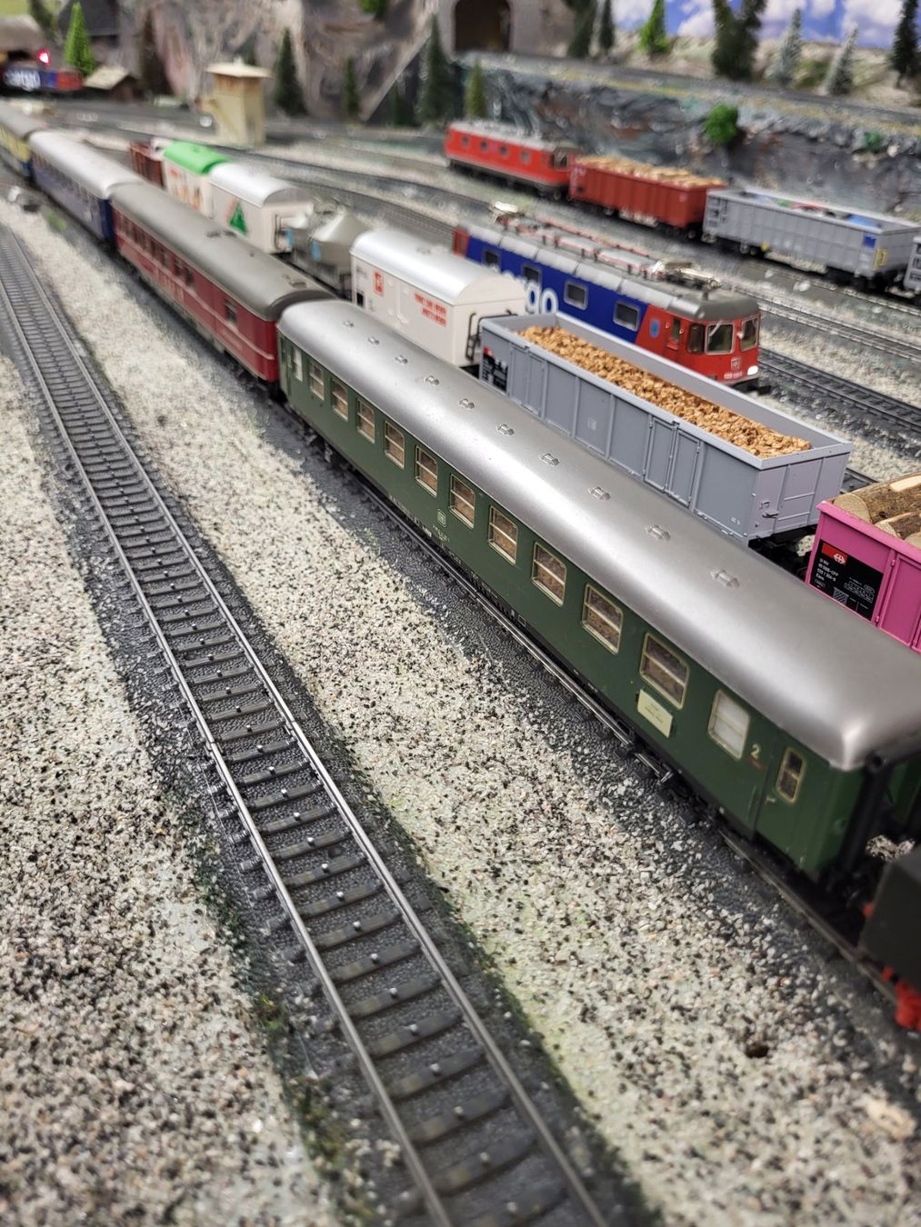 Märklin Modelleisenbahnen: Dampflok Digital mit 4 Wagen – Gebraucht aus Andelfingen von Flippi64 3