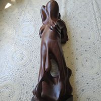  organisch-abstrakte, handgeschnitzte Holzskulptur