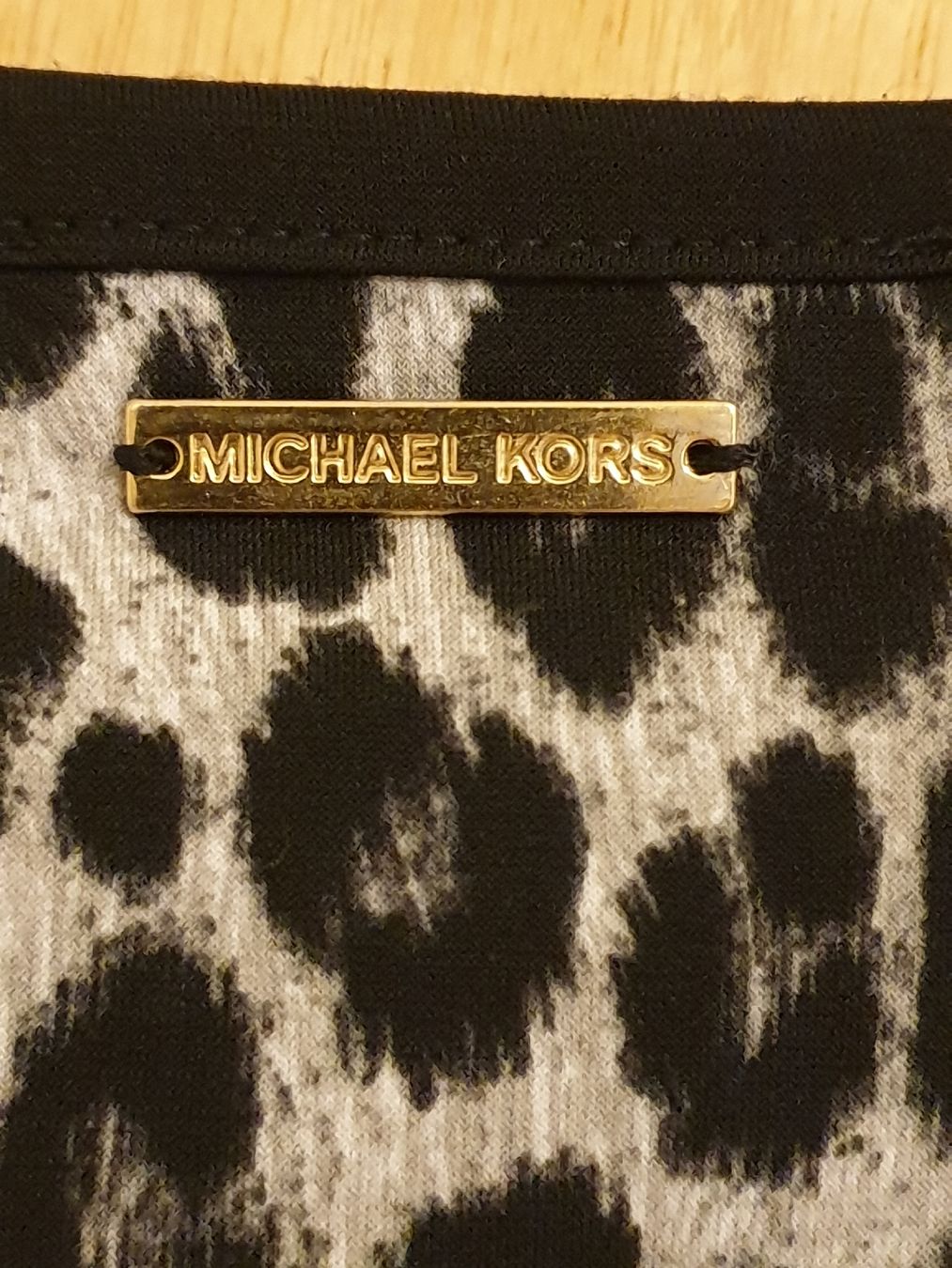 Michael Kors Maglioni & Felpe: Pull Michael Kors, XL,imprimé léopard, polyester, excellent – Usato da Neuchâtel venduto da Verenas12 2