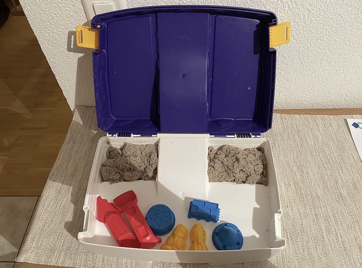 Giocattoli: Kinetic Sand Spielkoffer – Usato da Frauenfeld venduto da dan_ygp2