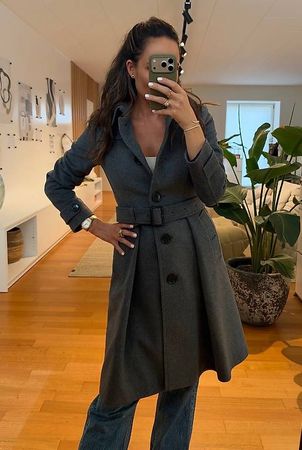 BURBERRY MANTEL GREY