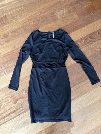 Damen Kleid schwarz langarm mit Taillenausschnitt neuwertig