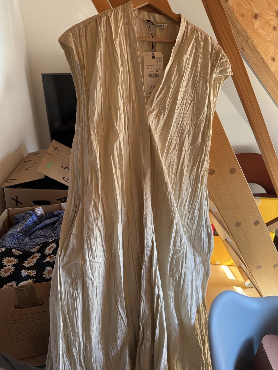 Zara Kleider: NWT Zara Kleid XXL – Neu und originalverpackt aus Basel von rara1989