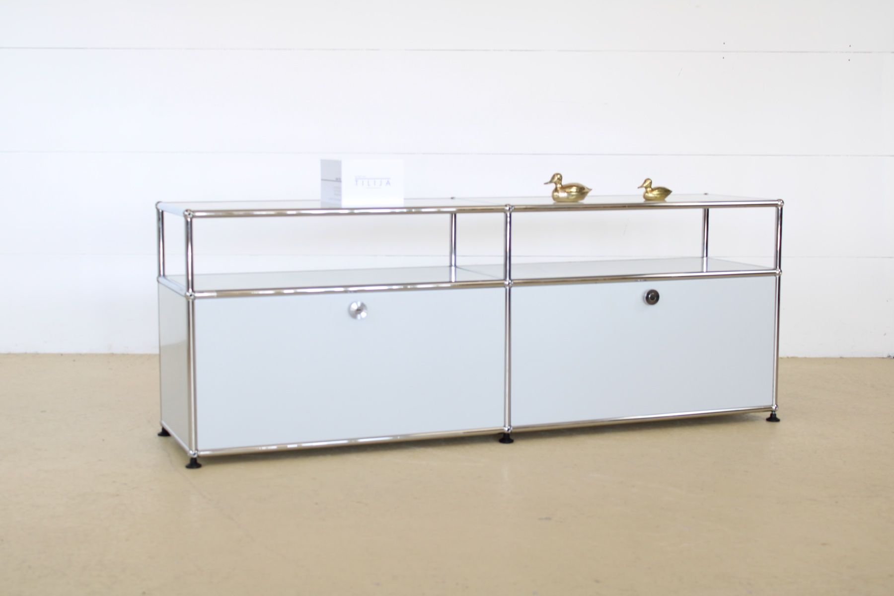 USM Mobili TV: USM Lowboard in Lichtgrau – Usato da Meinisberg venduto da atelier_TILIJA 2