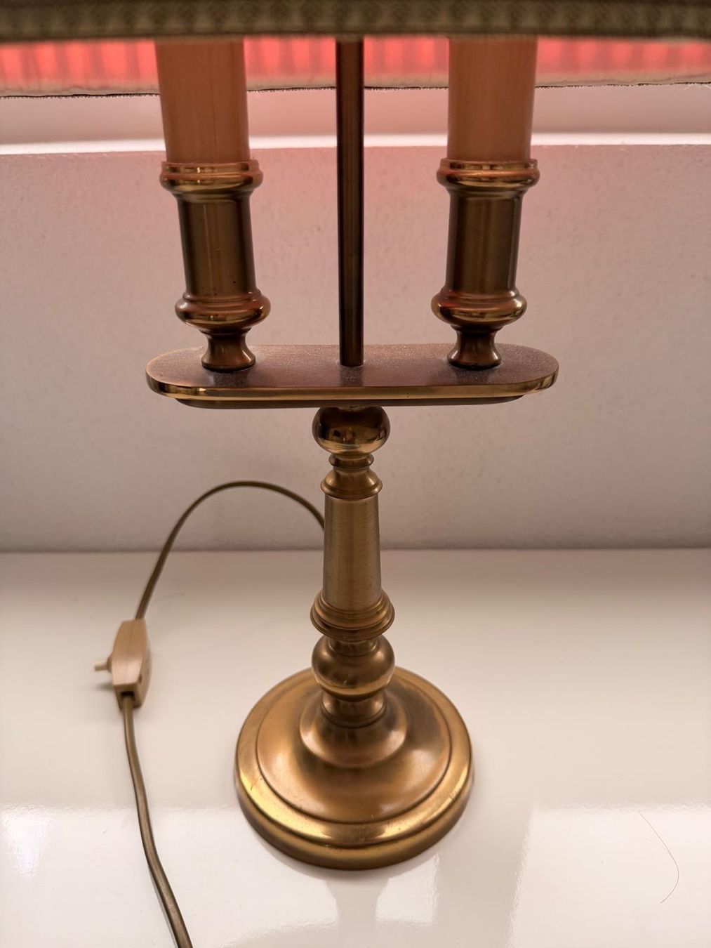 Lampade: Vintage Lampe mit rotem Lampenschirm – Usato da Adligenswil venduto da Brocki_Adlige 2