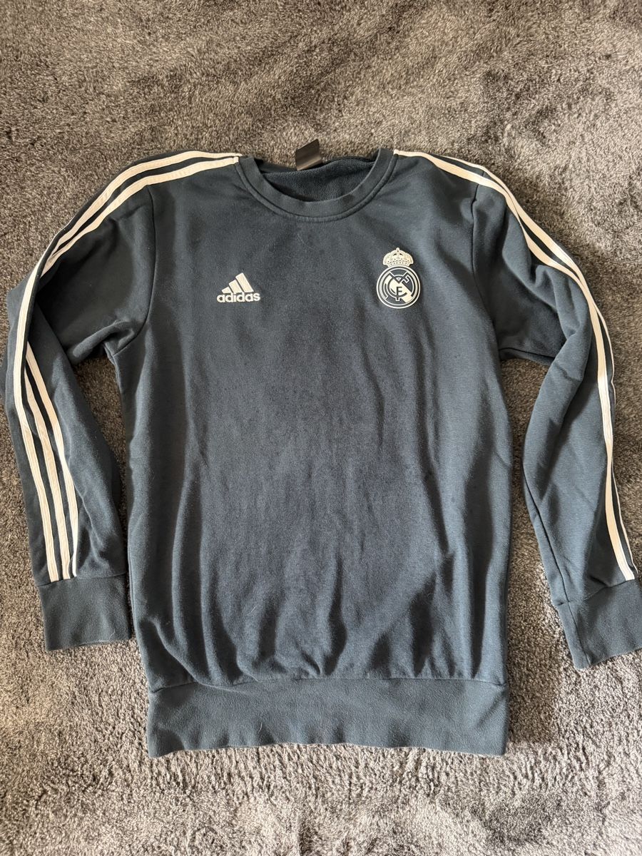 Adidas Pulls & Sweat-shirts: Adidas Pullover Real Madrid Grösse M guter Zustand – D'occasion à Schlieren par genti_7