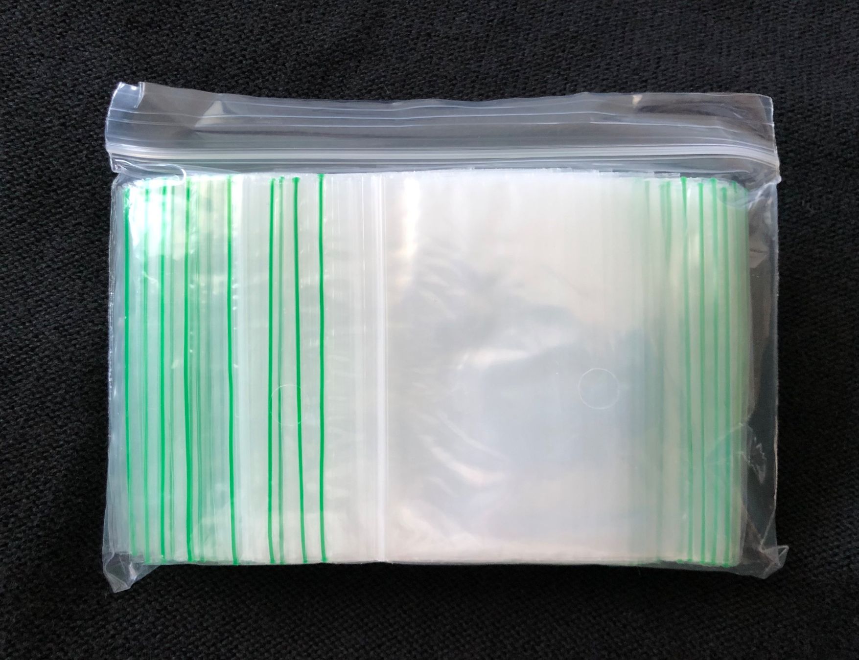 Contenitori & Simili: Beutel mit ZIP Verschluss 100 Stück. – Nuovo e nell'imballaggio originale da Ittigen venduto da Ganjaiii