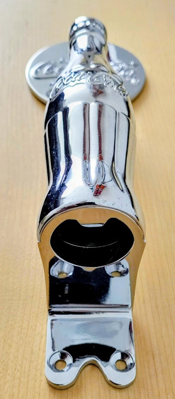 Apribottiglie & Tappi per chiusura: EXKLUSIVER Coca-Cola Wandflaschen-Öffner – Nuovo e nell'imballaggio originale da Pfäffikon ZH venduto da Colacity 2