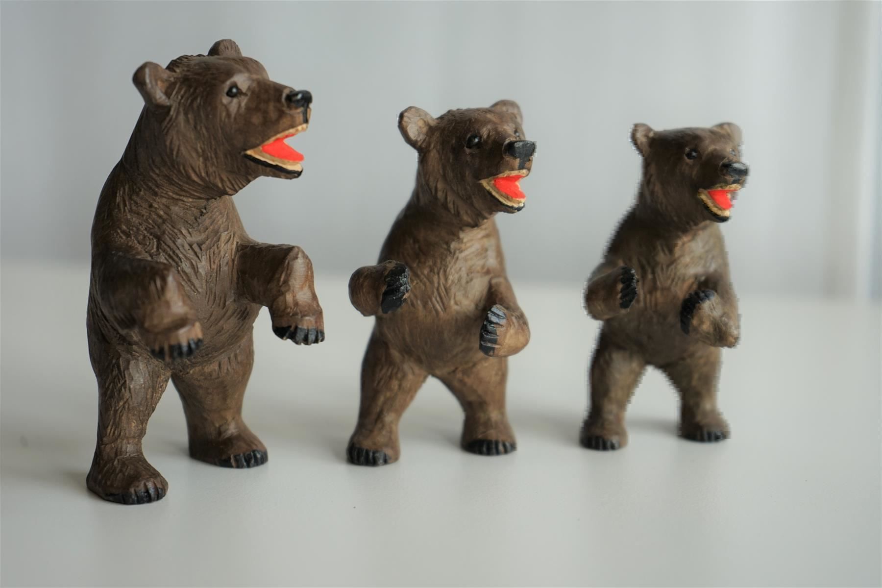 Figuren: 3 Bären, geschnitzt – Gebraucht aus Brienz BE von P.Edelweiss