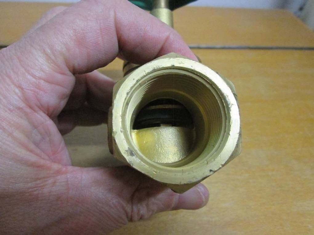 Robinetterie: Messing-Durchgangsventil, Absperrventil MS 1 1/4" (2013-TMH) – D'occasion à St. Gallen par patge 2
