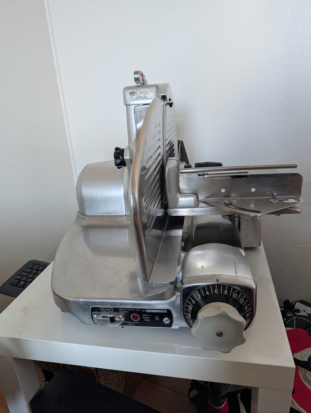 Berkel Elettrodomestici da cucina: Berkel 834 Aufschnittmaschine – Usato da Gossau SG venduto da da98ki91ne