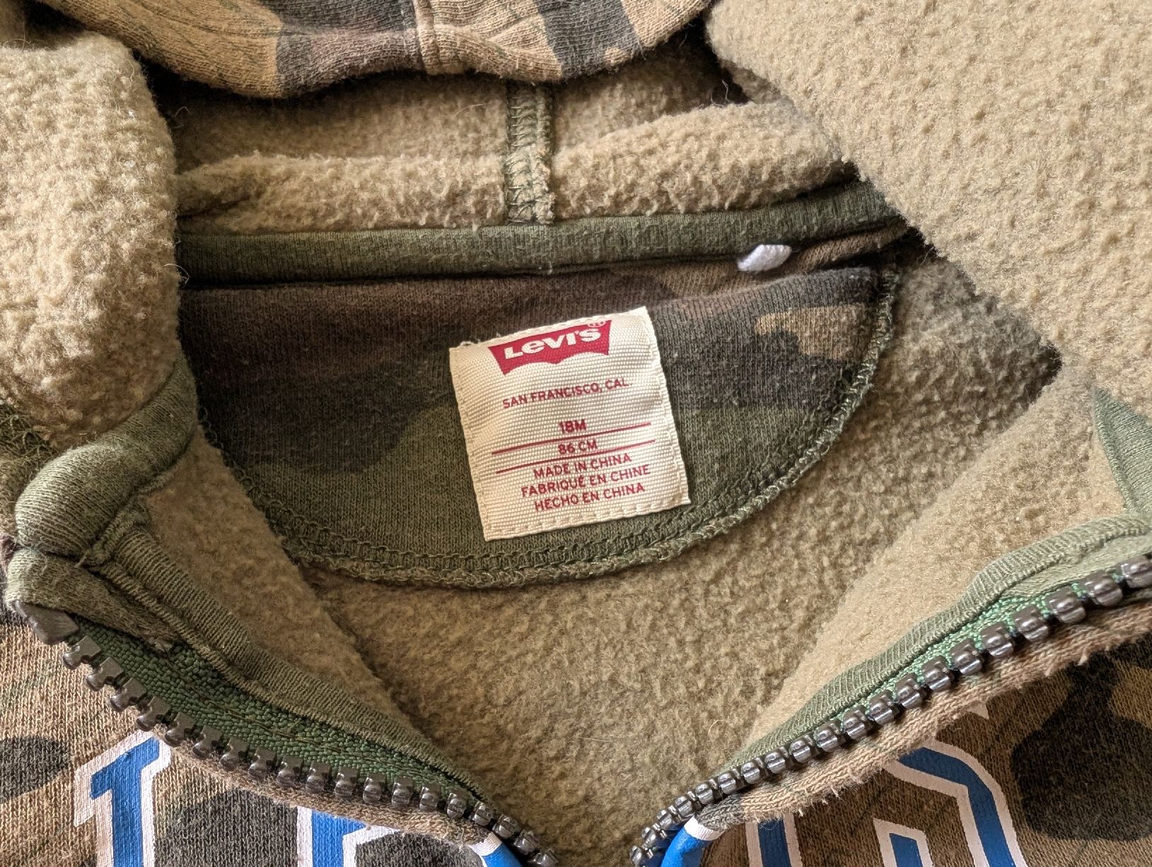 Levi's Jacken & Mäntel: Levi's Baby Sweatjacke, Gr. 86, Camouflage – Gebraucht aus Wald ZH von rammyly 1