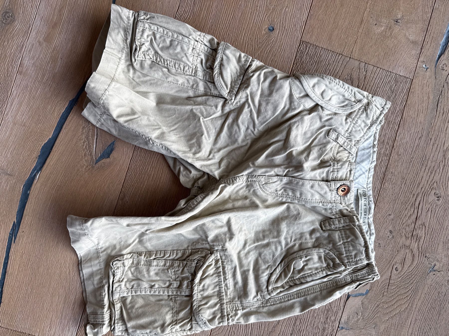 Pantaloni: Scotch Shrunk Cargo Shorts Gr. 140 – Usato da Himmelried venduto da Dievole