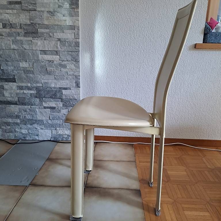 Sedie: Chaises en cuir – Usato da Russy venduto da Migelmos 1