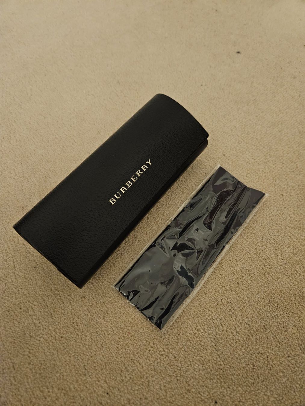 Burberry Altro in  Abbigliamento & Accessori: Burberry Brillenetui – Usato da Seengen venduto da babawid 5