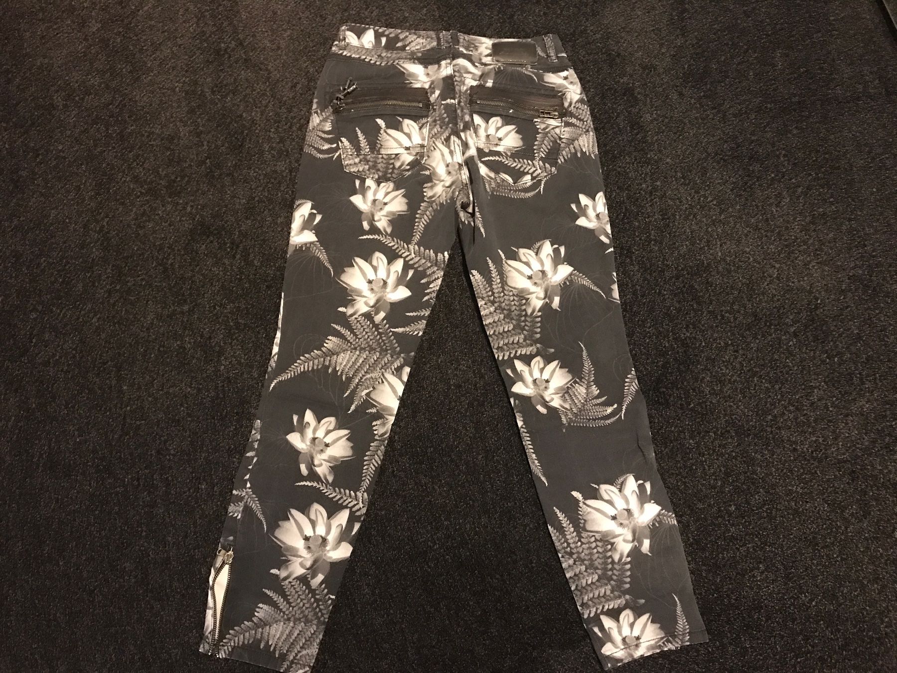 Mos mosh Pantaloni: Mosh Mosh Hose Gr 25 – Usato da St. Margrethen SG venduto da kellenbh 3