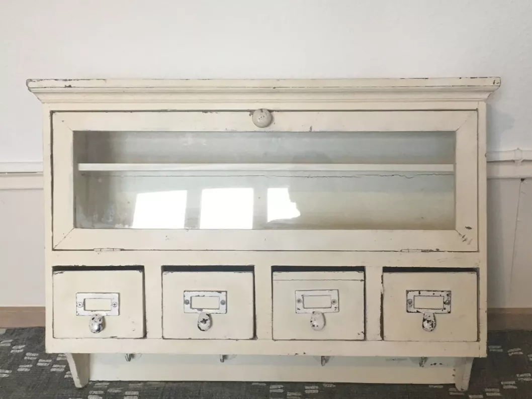 Vitrinen: Hängevitrine – Gebraucht aus Zürich von dustx