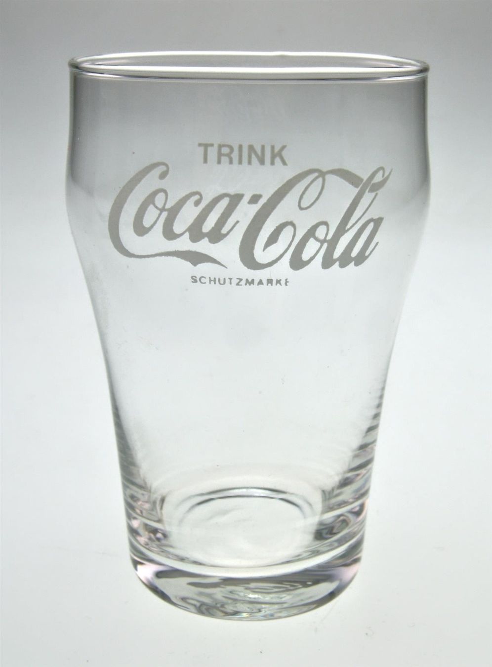Coca-Cola Gläser: Coca Cola TRINK kleines altes 2 dl Glas – Gebraucht aus Schmitten FR von fliessigs_Biendli