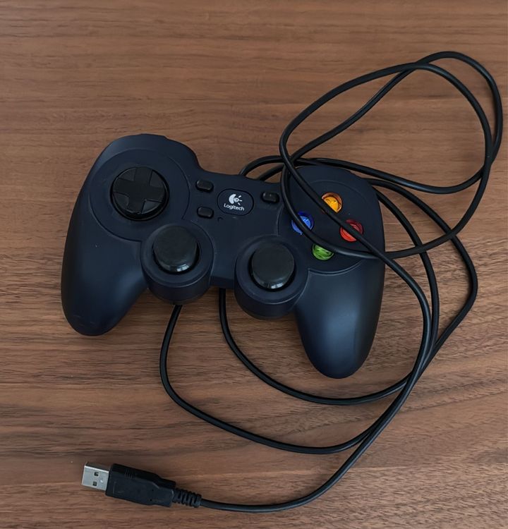 Logitech Controller mit USB Anschluss (Gebraucht) in Basel für CHF 22 ...