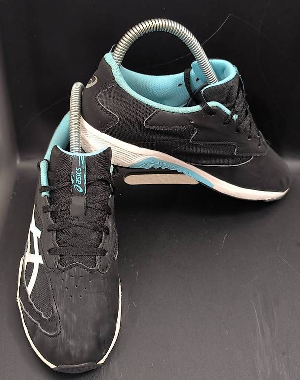 Scarpe da donna: Asics Turnschuhe Damen - Größe 37.5 – Usato da Pully venduto da vir_58dk 1