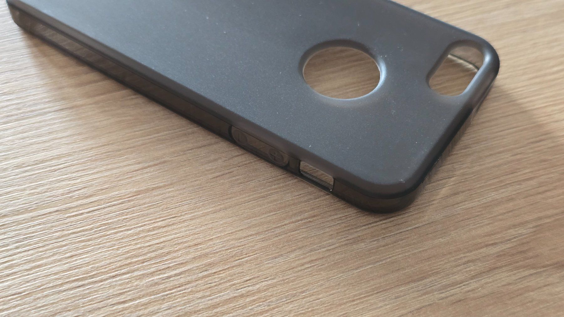 Apple Cover & Protezioni schermo: iPhone Silikon Cover - SE 2016 / 5 / 5s / 5c - anthrazit – Nuovo (secondo la descrizione) da Thalwil venduto da VitaMini 2
