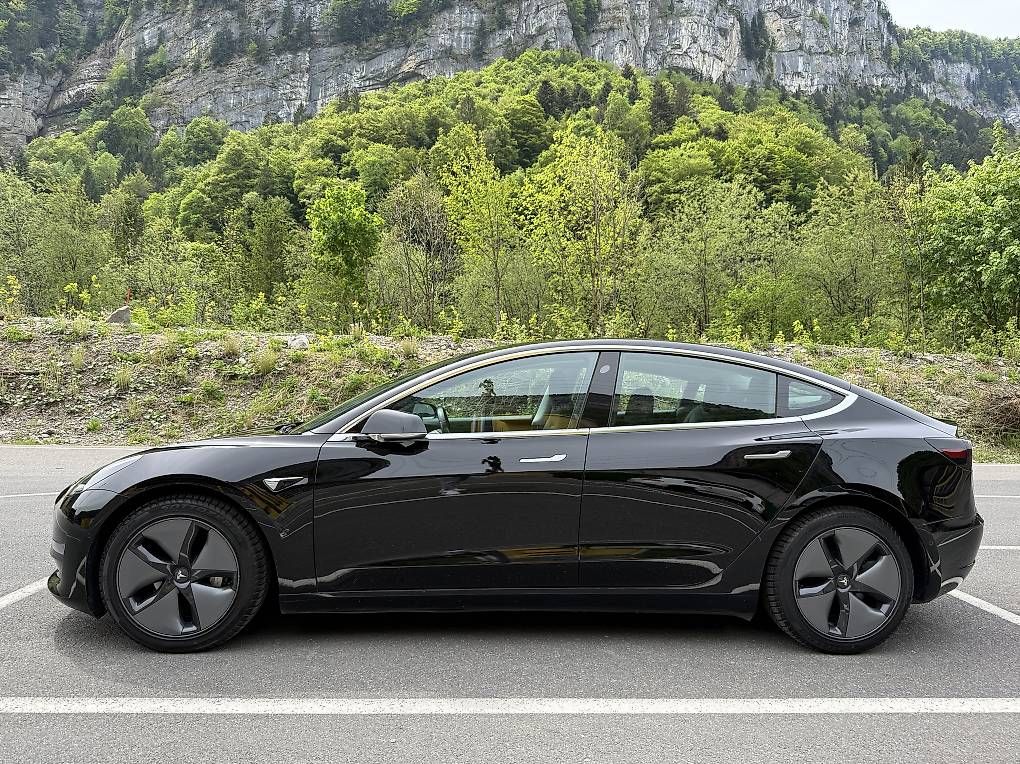 Autos: Tesla Model 3 Long Range – Gebraucht aus Seewen SZ von Geeorg 2