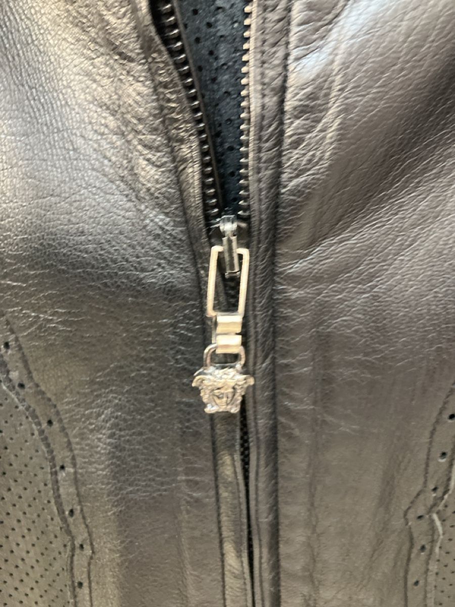Versace Jacken: Lederjacke Gianni Versace perforiert schwarz Grösse L – Neu (gemäss Beschreibung) aus Muralto von jac_hkz5 2