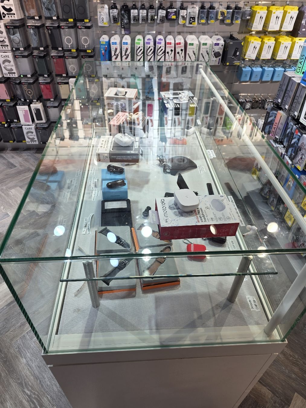 Vetrine: Schmuck Vitrine 120x 112x 60 – Usato da Neerach venduto da MarbleAndFortuneAG 2