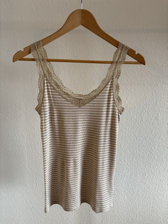 Uniqlo top