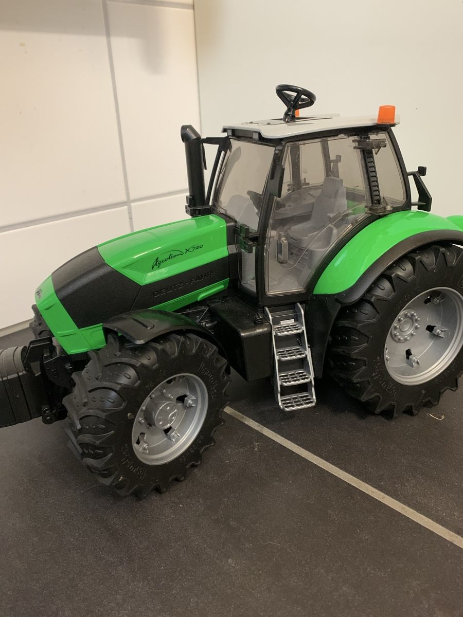 Bruder Giocattoli: Deuz Traktor – Nuovo (secondo la descrizione) da Bühler venduto da p-freund 3