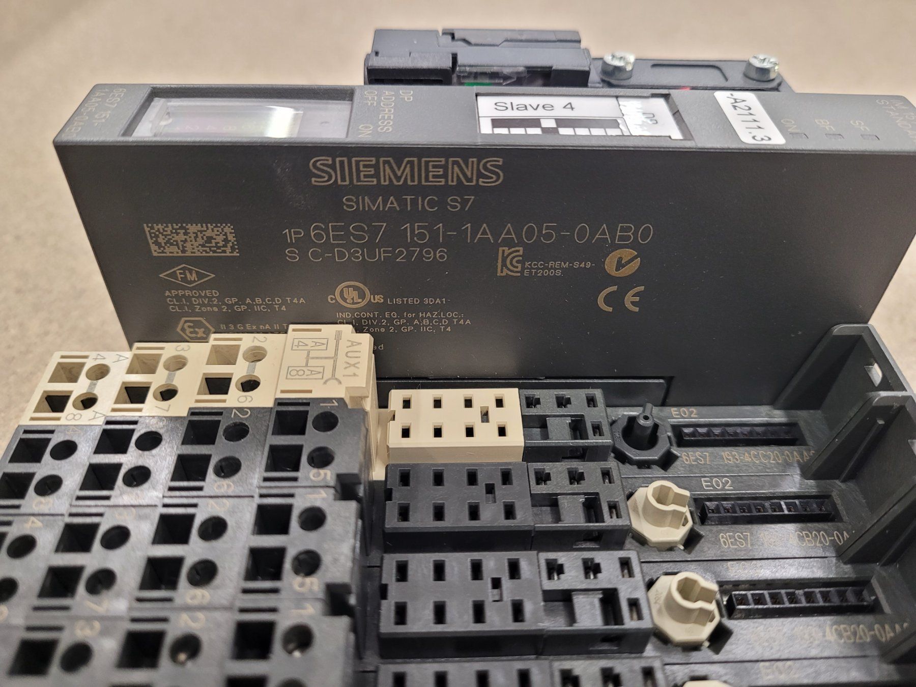 Siemens Componenti elettronici: Siemens SPS / Simatic S7 6ES7 151-1AA05-0AB0 – Usato da Vitznau venduto da Night-Fire 3