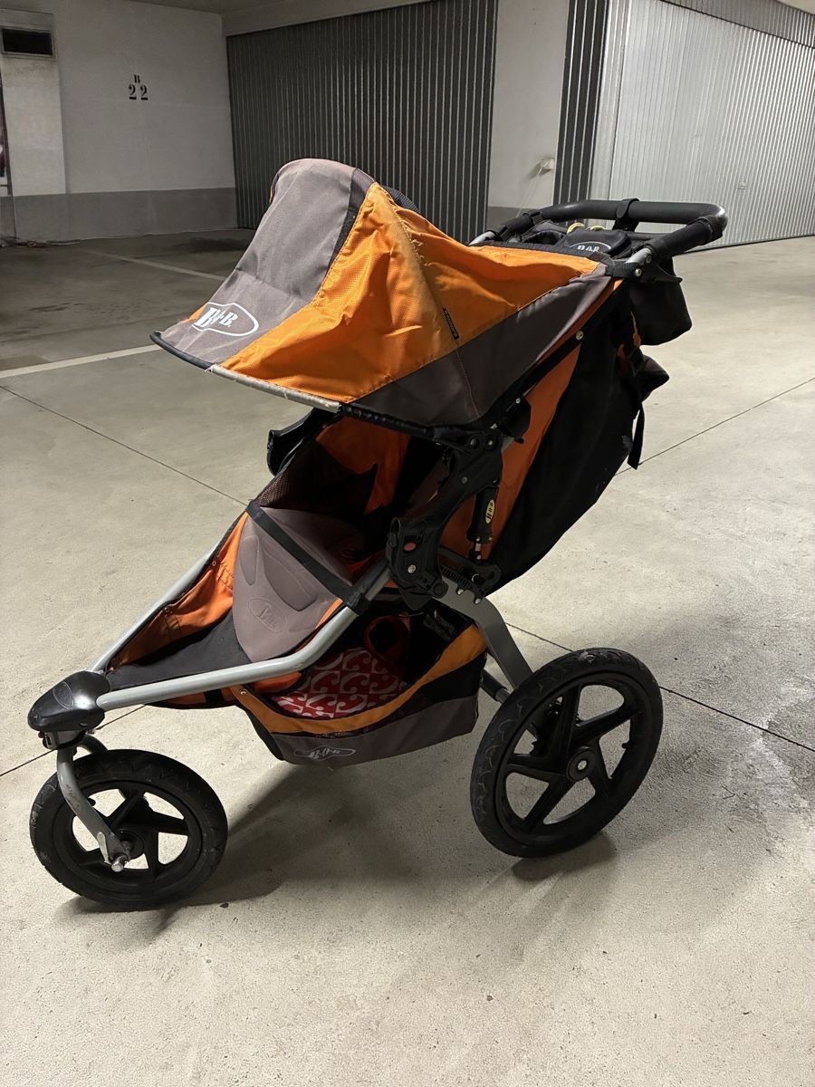 Poussette: BOB Revolution Jogging Stroller (used condition) – D'occasion à Genève par hen_9msg 1
