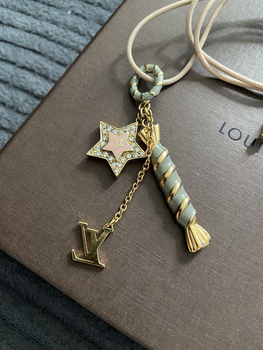 Louis Vuitton Ciondoli: Pendentif Louis Vuitton – Usato da Montreux venduto da Perledor 4