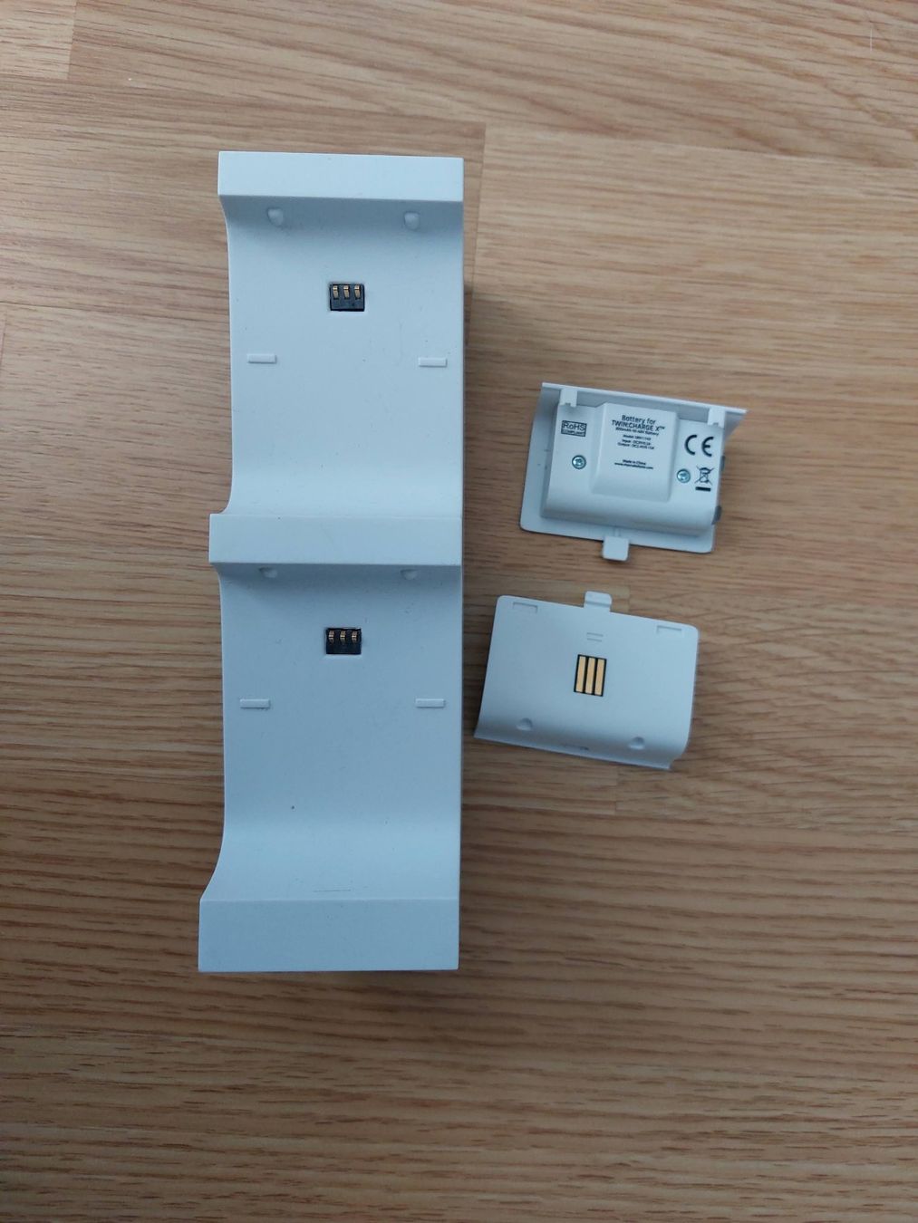 Adapter & Kabel: Dual Charger XTM snakebyte für Xbox One Controller – Gebraucht aus Biel/Bienne von big_hxr7 2