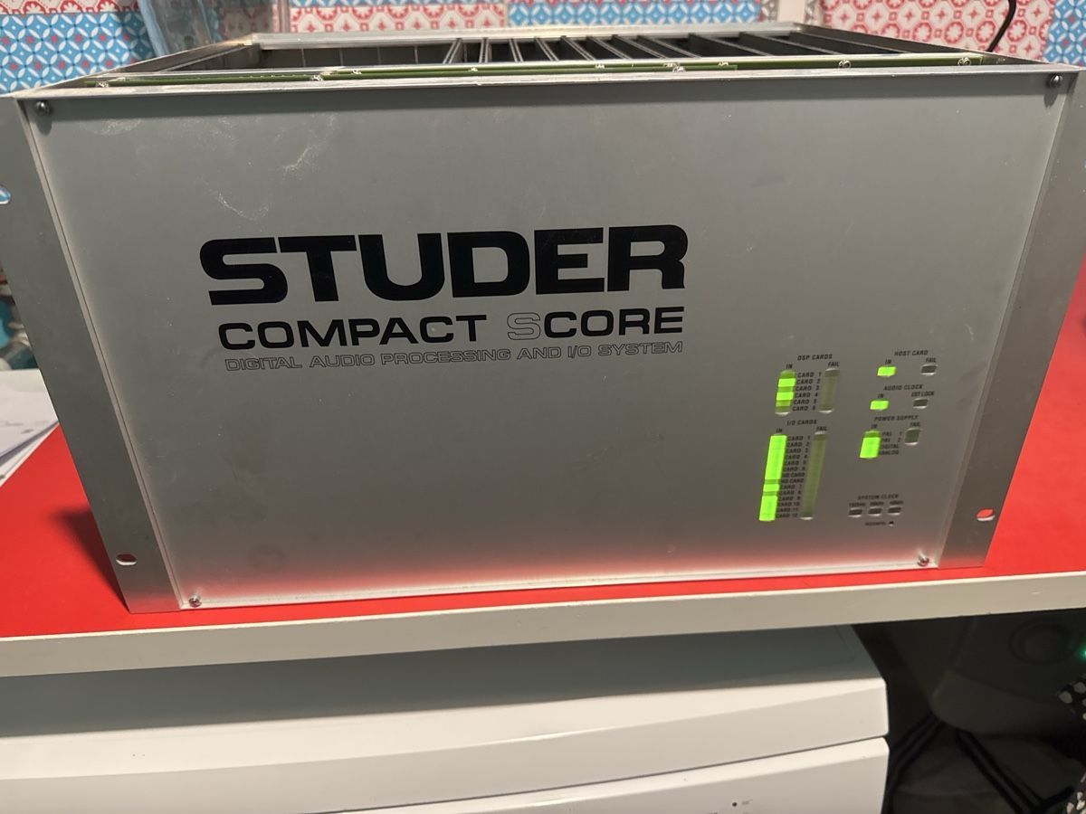 Attrezzatura per studi di registrazione: Studer Compact SCore – Voll bestücktes Digital Audio Process – Usato da Luzern venduto da JAYJAY-LEMMING 1