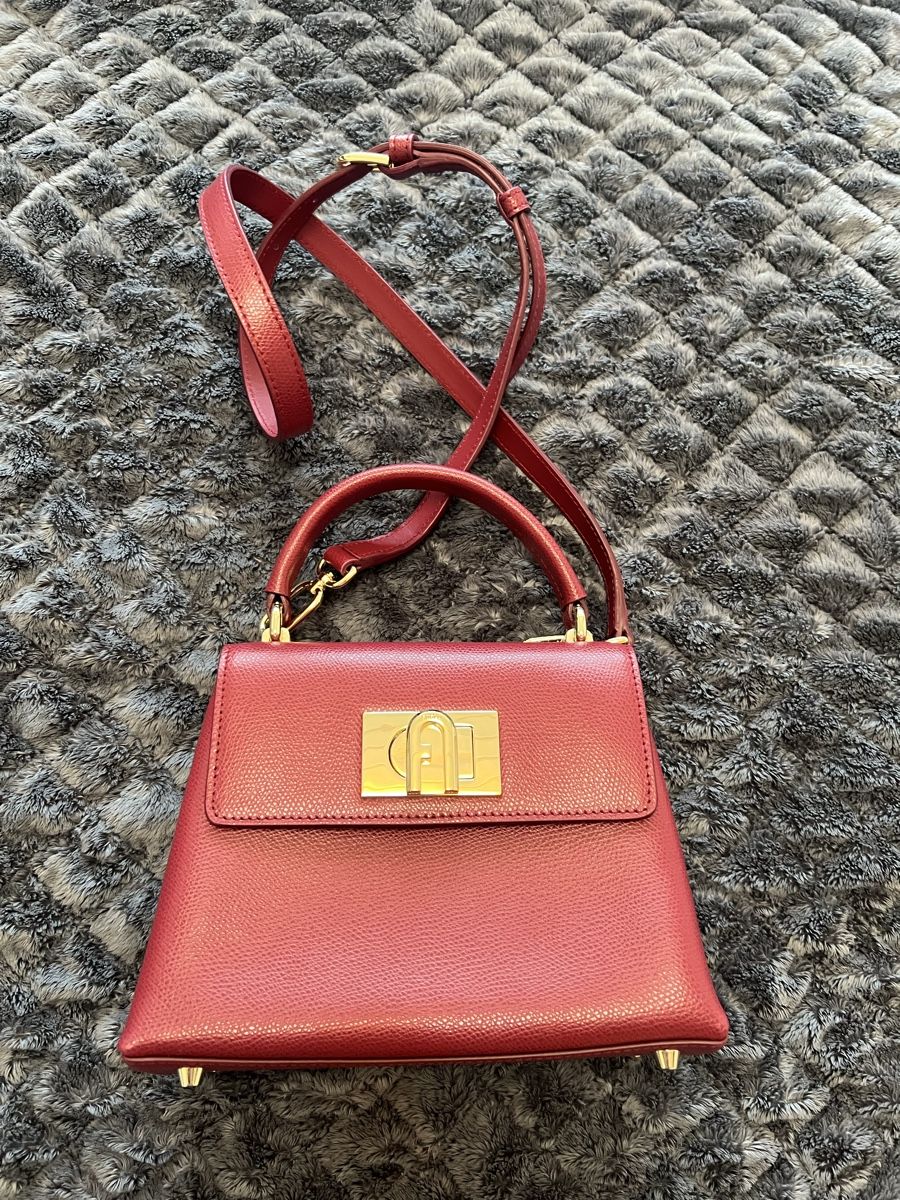 Furla Sacs femmes: Furla Handtasche – Neuf avec emballage d'origine à Ramlinsburg par Jessi1988