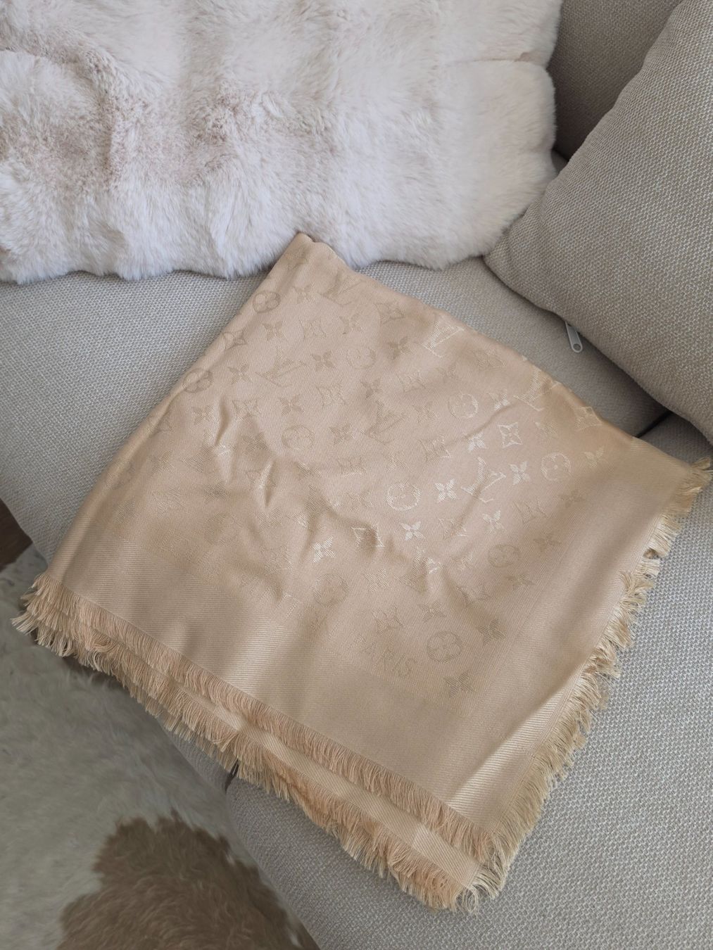 Foulard & Sciarpe: Louis Vuitton Classic Monogram Tuch / Schal – Nuovo (secondo la descrizione) da Allschwil venduto da Jadranka76 4