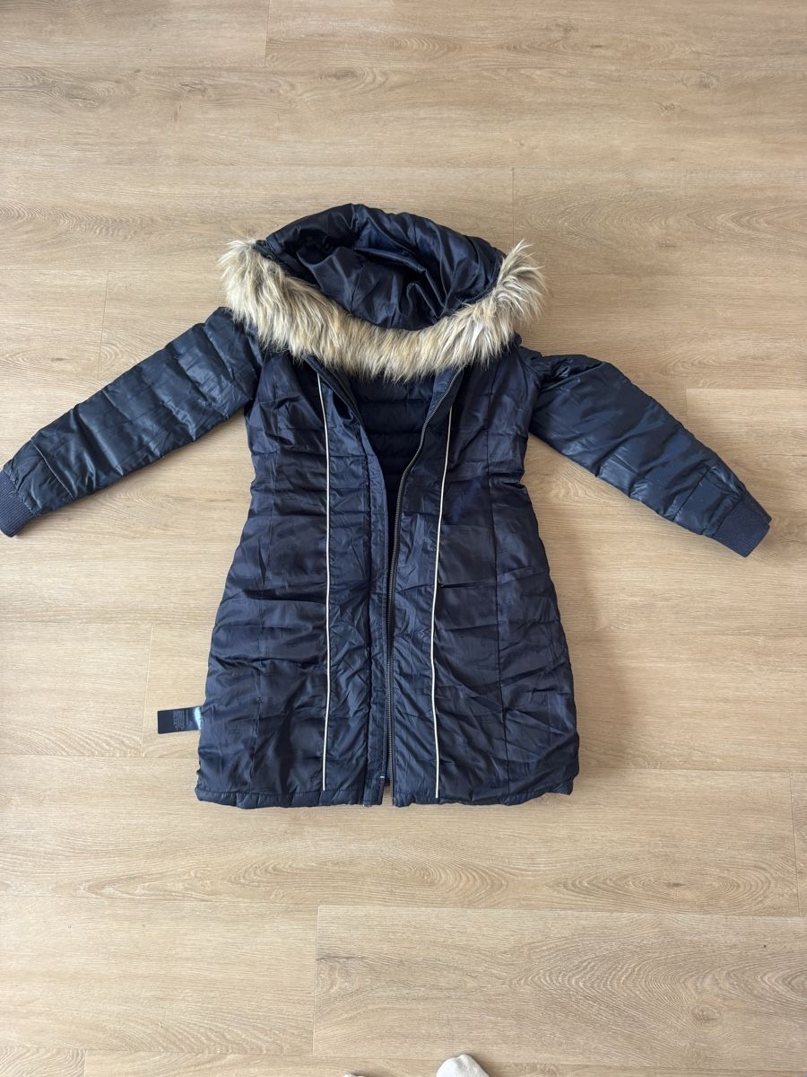 Tommy Hilfiger Manteaux: Winterjacke Tommy Hilfiger S – D'occasion à Basel par kat_nxf7 2