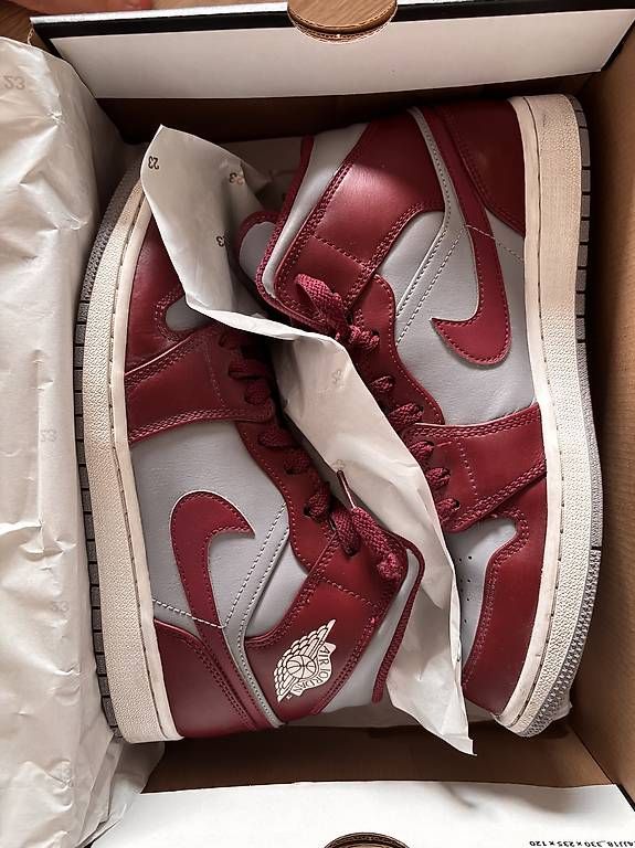 Chaussures hommes: Jordan 1 Mid - Gr. 43 – D'occasion à Buchrain par lev_c98m