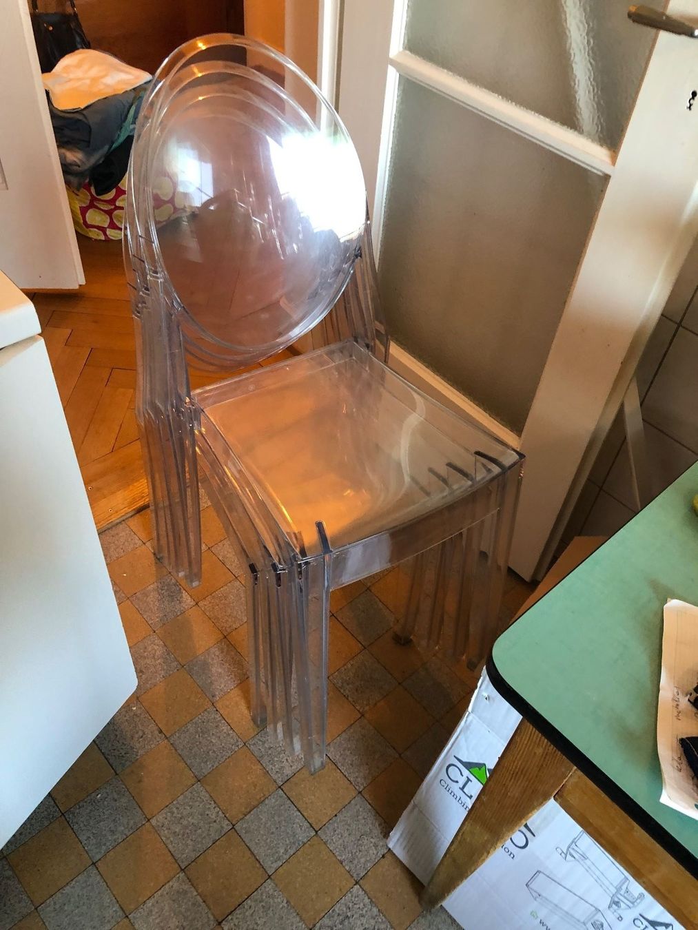 Kartell Stühle: 4 chaises Kartell type Victoria Ghost – Gebraucht aus Le Grand-Saconnex von  1