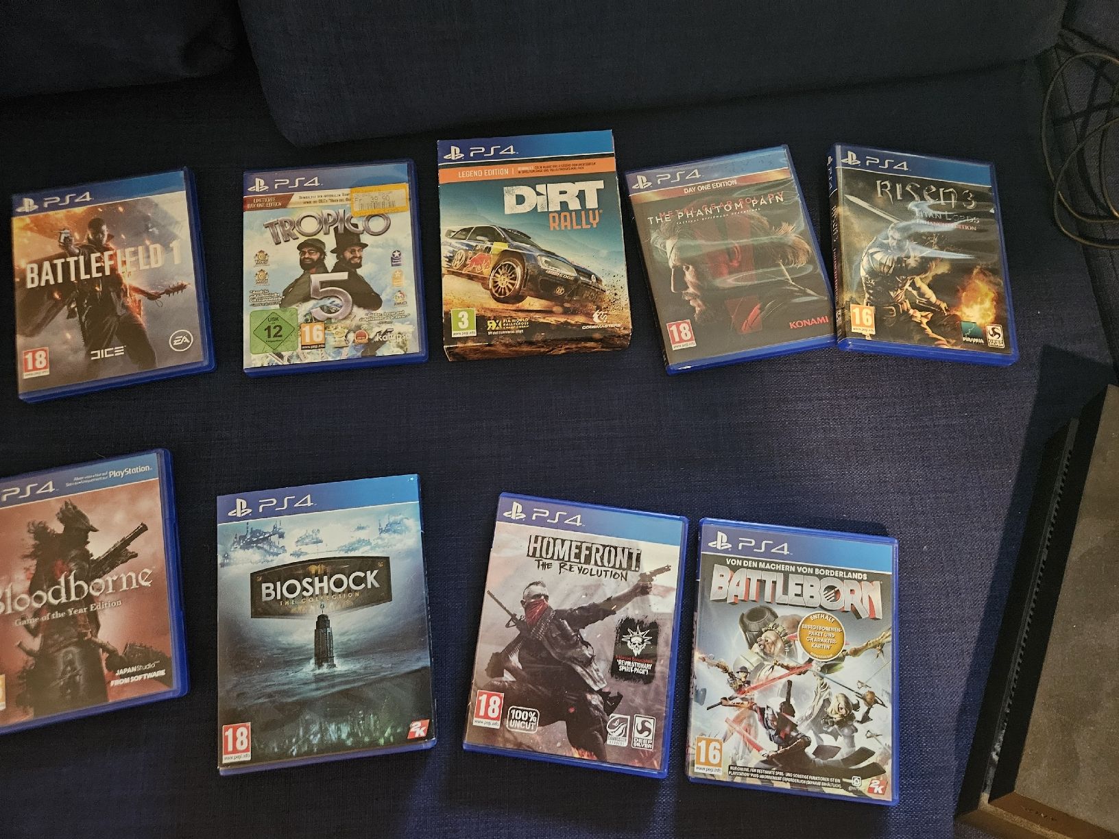 Sony Console: 2 Playstation 4 Konsolen mit Spielen – Usato da Lustdorf venduto da McCanyon 1