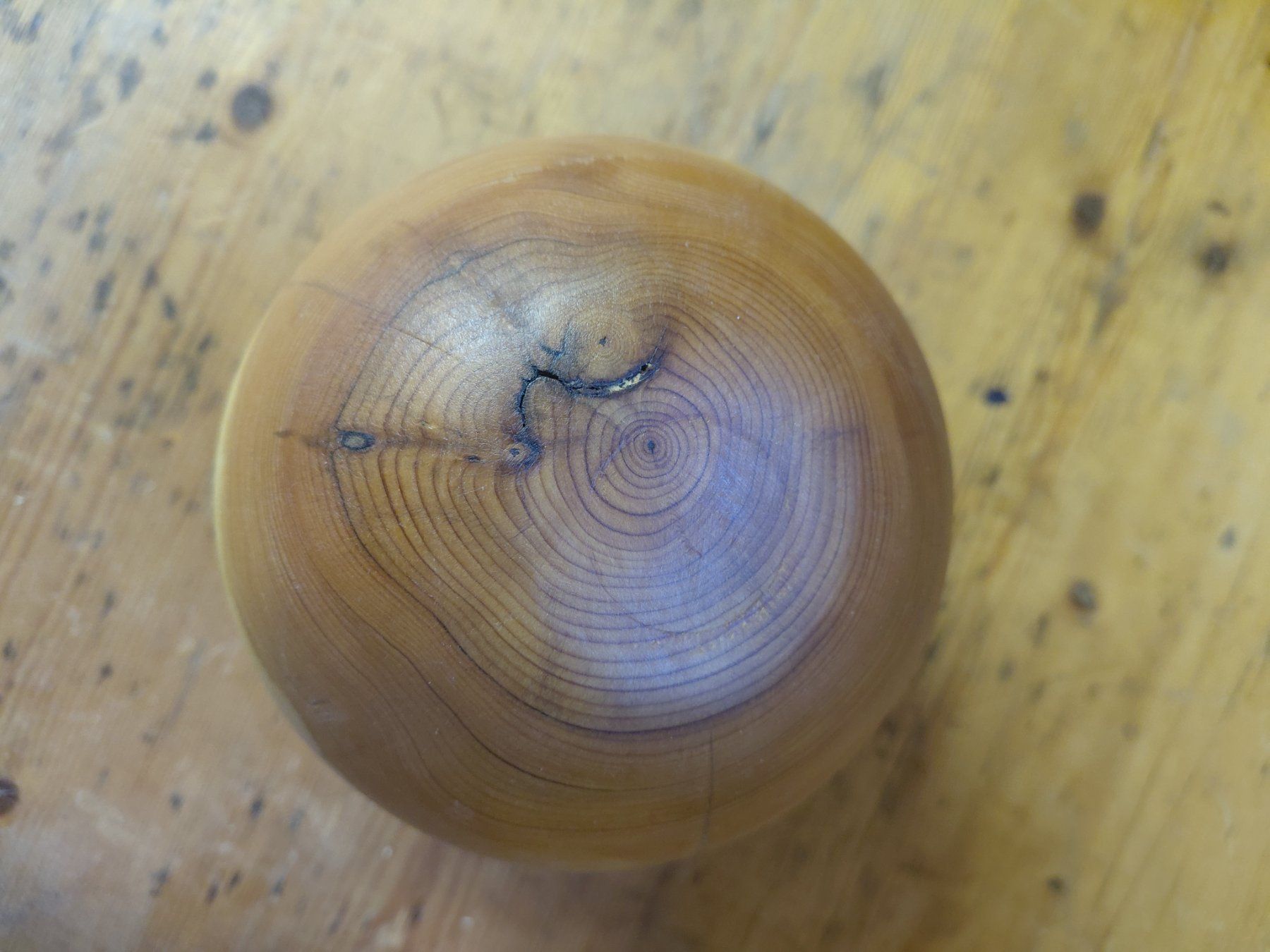 Articles en bois: Holzkugel handgedrechselt Dekoobjekt – D'occasion à Schalunen par Caremager 1