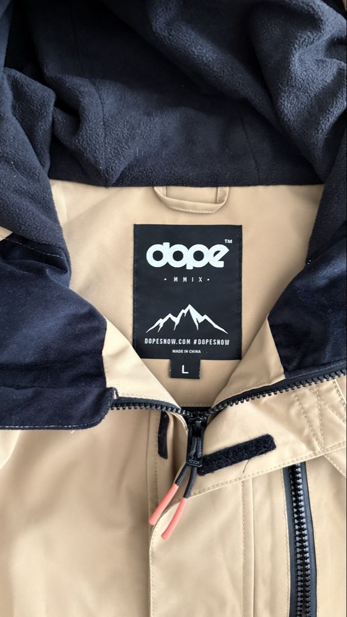 Dope Vestes: Ski - Snowboardjacke Dope Gr . M – D'occasion à Ebikon par CorinaD01 1