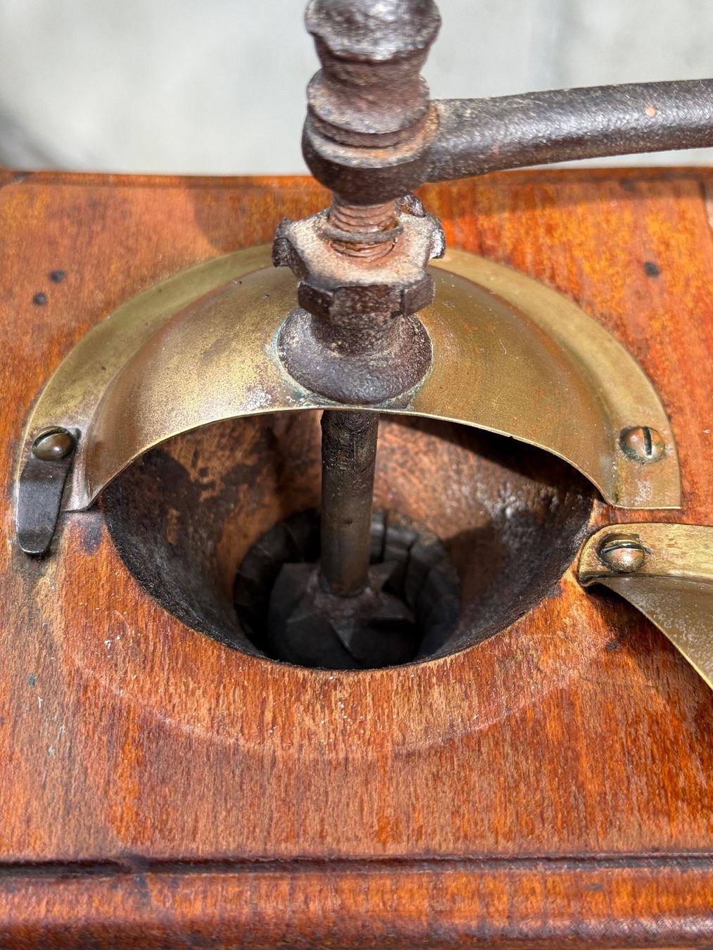 Elettrodomestici da cucina: Kaffee-Mühle, Holz, sehr alt – Usato da Cham venduto da blue-spirit 2